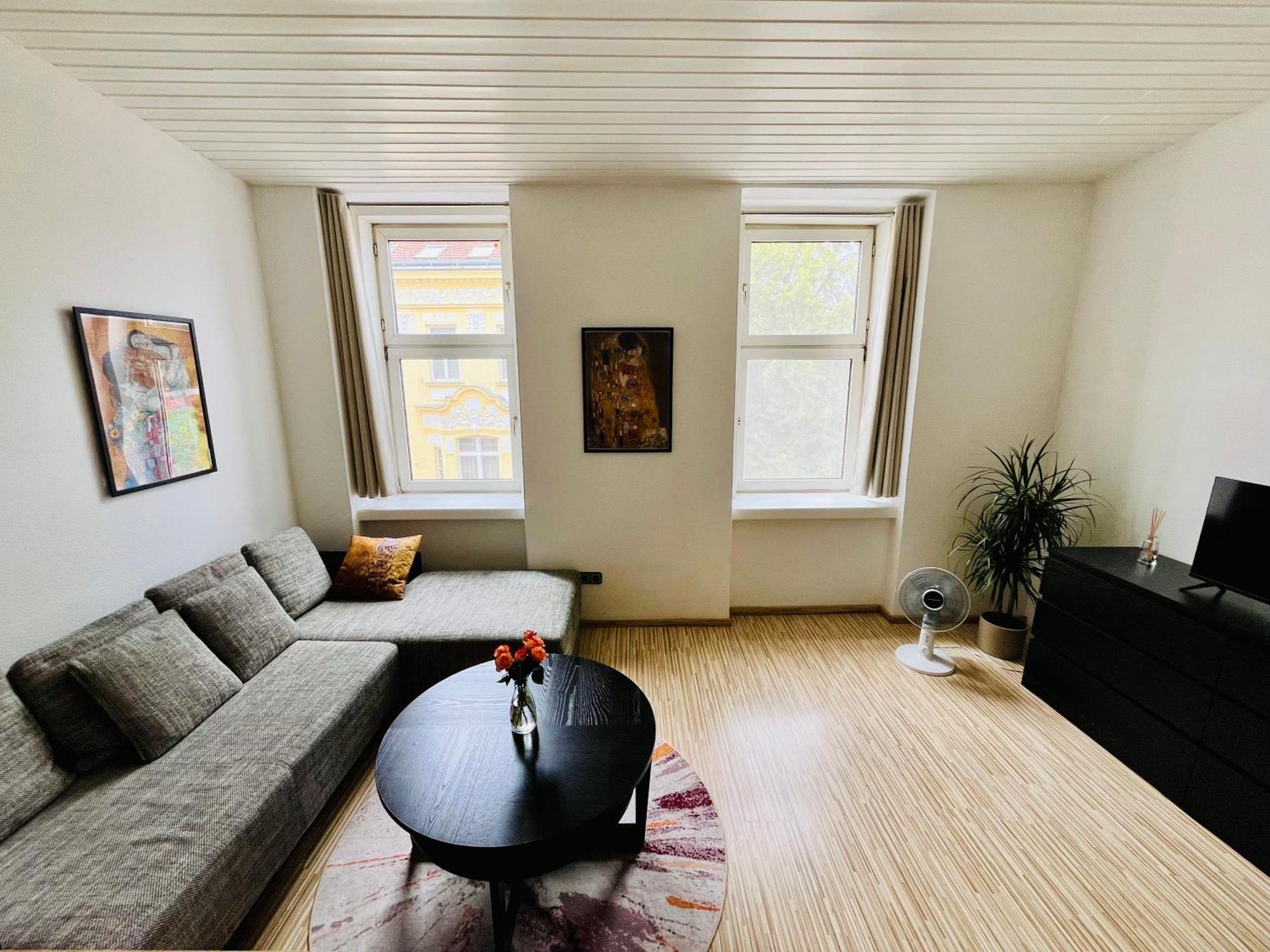 Lovely Nest! Just Beside Schoenbrunn Palace And Zoo! Viena Exterior foto